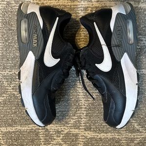 Nike women’s air max shoes, gently used